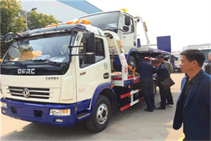 扬州汽车道路救援拖车价格